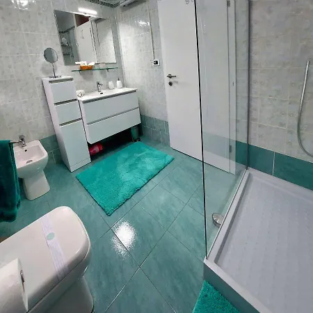 Apartma Vista Montana דירה *