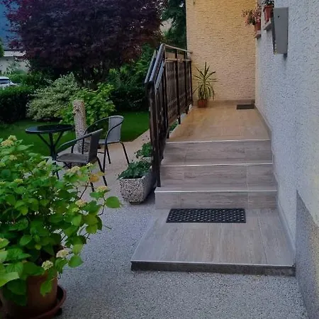 Apartma Vista Montana דירה